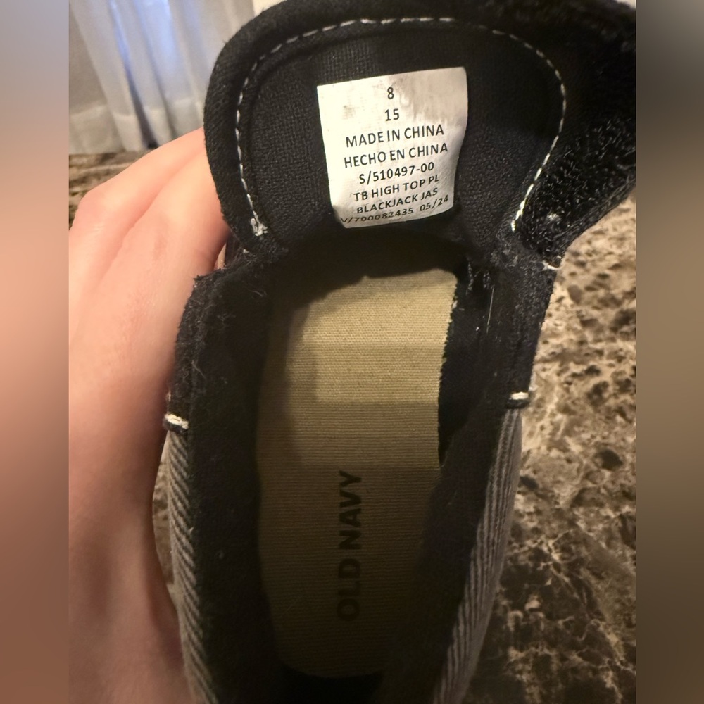 Old Navy Black and Gray Kids toddler Sneakers high top - Picture 6 of 7